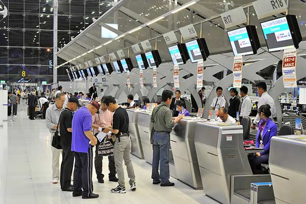 Làm thủ tục, check in của các hãng hàng không bay đi Abu Dhabi